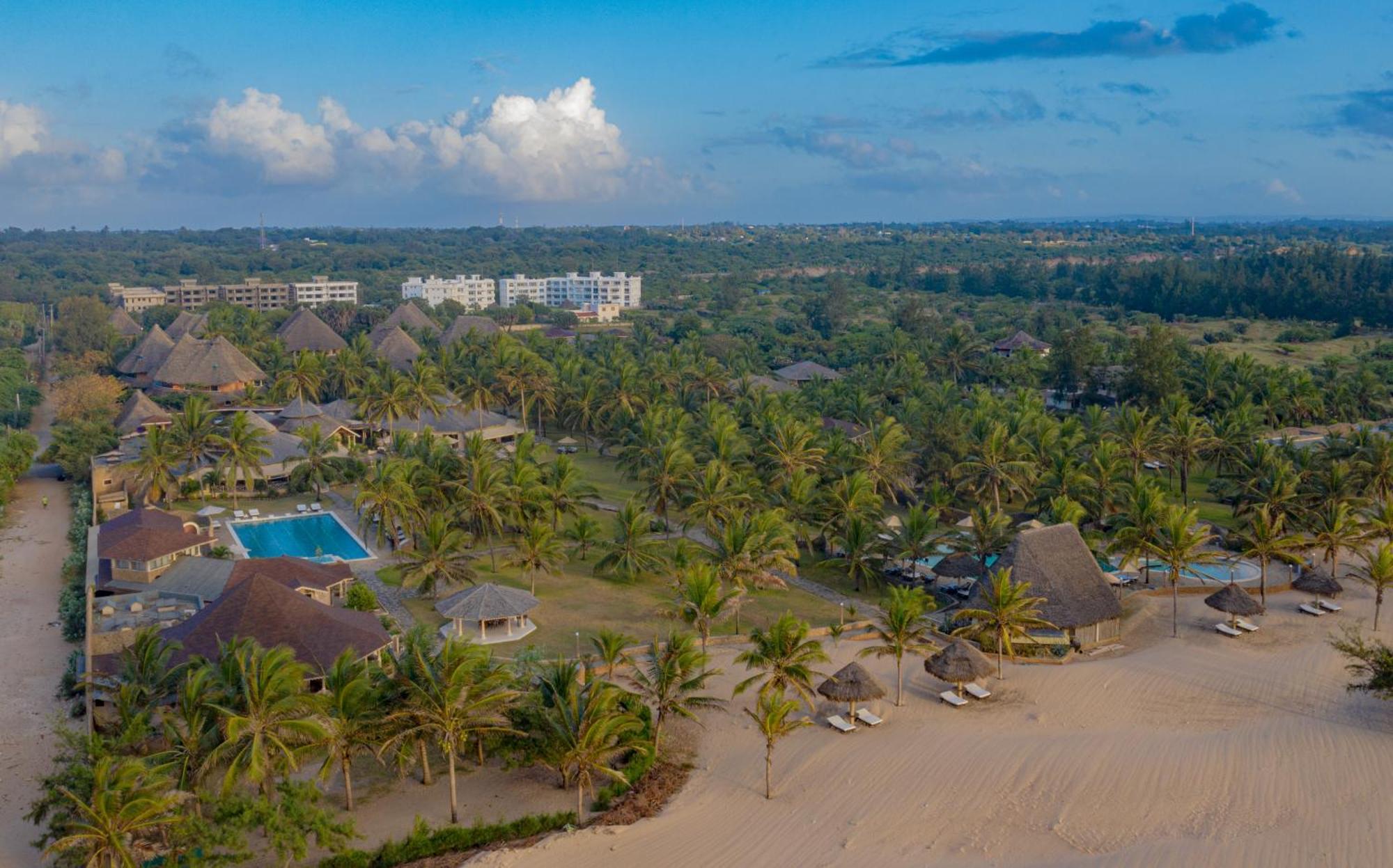 Ocean Beach Resort & Spa Aston Collection Hotels Малинди Экстерьер фото